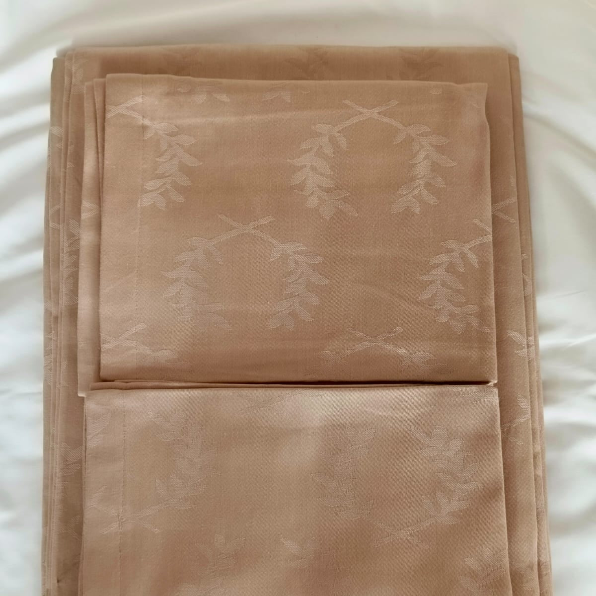 Bed Sheet with two Pillow covers - Damask Leaf Design