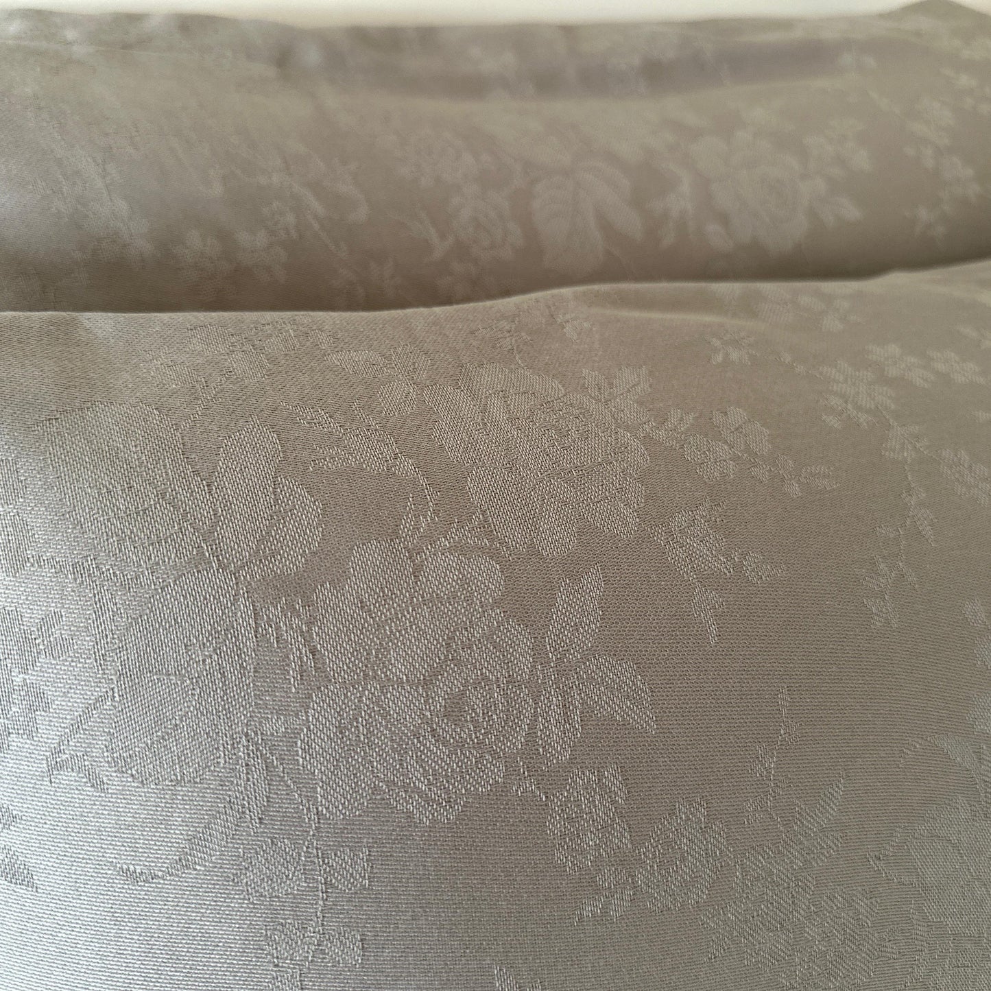 Bed sheet Damask