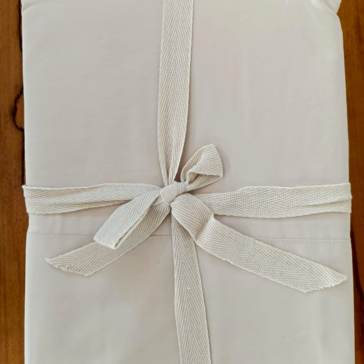 Fitted and Flat Bed Sheets with two Pillow covers