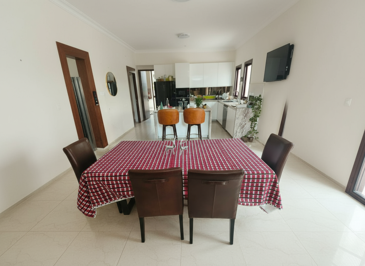 Table Cloth - Red & Green