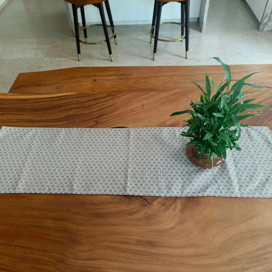 TableRunnerWovenDesign
